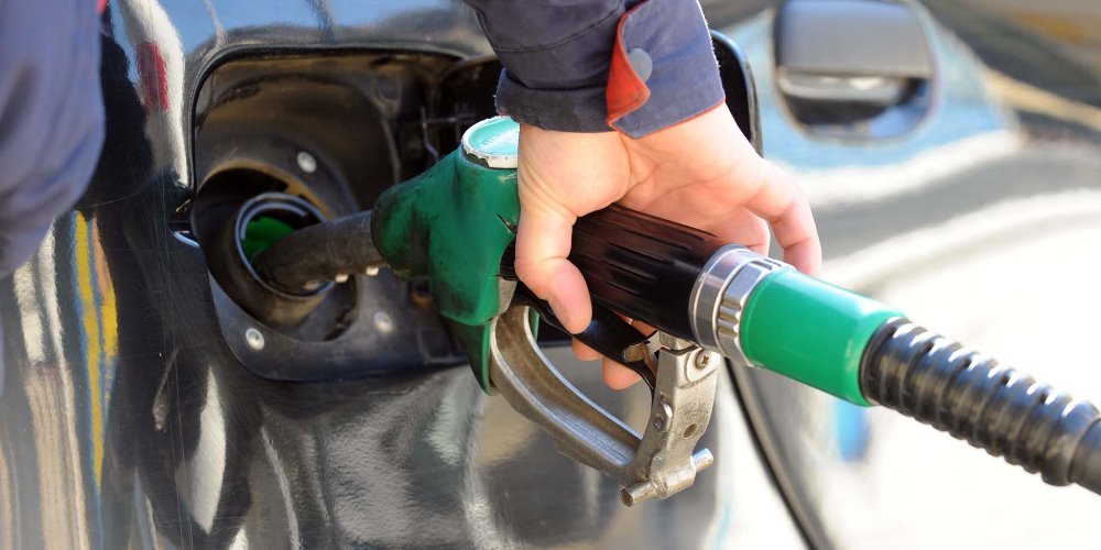 Rritet cmimi i naftes ne bote, ne 3 shtete nje liter nuk kushton as 1 cent